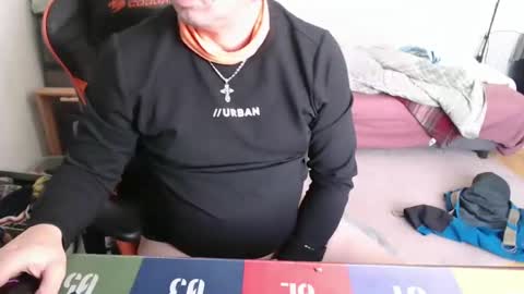 Snapshot of simonsexhott chatting on 02/19/25, 12:22 Simon Sx online show from 02/19/25, 12:22