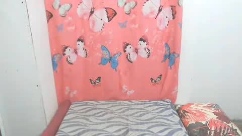 Snapshot of simpleladie15 chatting on 02/09/25, 01:11 marisweet online show from 02/09/25, 01:11