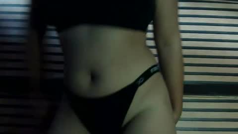 Snapshot of simply_y0urs chatting on 01/15/25, 07:05 simply_y0urs online show from 01/15/25, 07:05