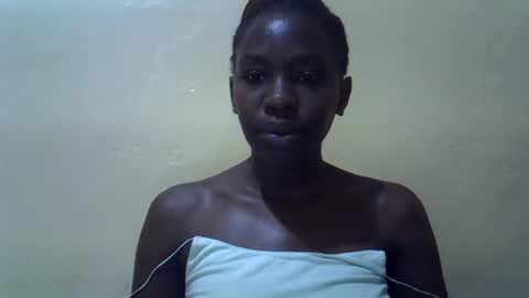 Snapshot of simplyloy33 chatting on 07/27/26, 05:03 simplyloy33 online show from 07/27/26, 05:03