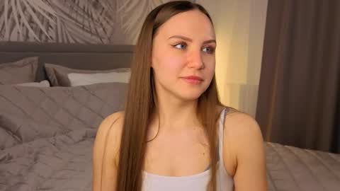 Snapshot of simplyzoe chatting on 02/23/26, 03:59 Zoe online show from 02/23/26, 03:59