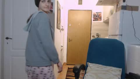 simyhvn online show from 02/18/25, 05:10