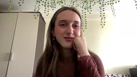 Snapshot of sinadabato chatting on 08/04/26, 08:28 Nevena online show from 08/04/26, 08:28