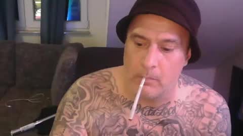 sinalco1975 online show from 10/30/25, 03:52