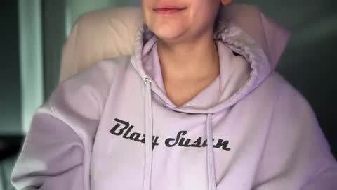 Sindra online show from 09/12/25, 03:34