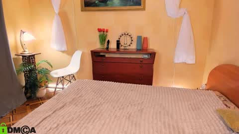 Sindy online show from 12/17/24, 02:33