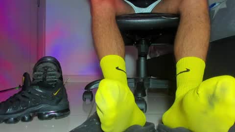 only foot                         worshipers here online show from 04/03/26, 12:03