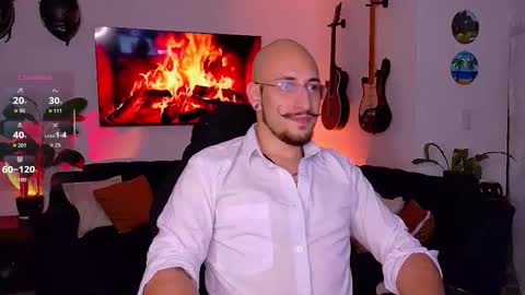 William independent models online show from 03/13/26, 11:44