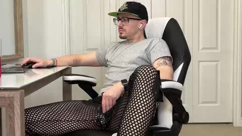 Snapshot of sirdaddymcqween chatting on 01/08/26, 05:48 Sir Daddy McQween online show from 01/08/26, 05:48