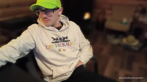 Snapshot of sirdaddymcqween chatting on 03/02/26, 03:41 Sir Daddy McQween online show from 03/02/26, 03:41