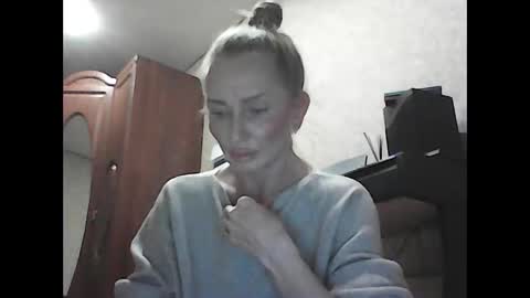 Snapshot of siren_voise chatting on 02/19/26, 01:18 siren_voise online show from 02/19/26, 01:18