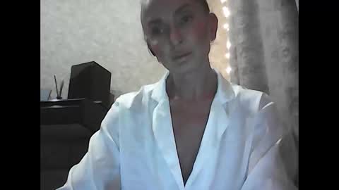 Snapshot of siren_voise chatting on 02/26/26, 01:43 siren_voise online show from 02/26/26, 01:43