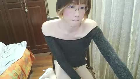 Snapshot of sissy_ada chatting on 12/15/25, 01:04 Sissy Ada online show from 12/15/25, 01:04