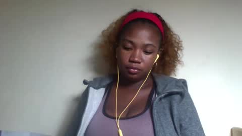 sisyh697532 online show from 05/18/26, 05:08