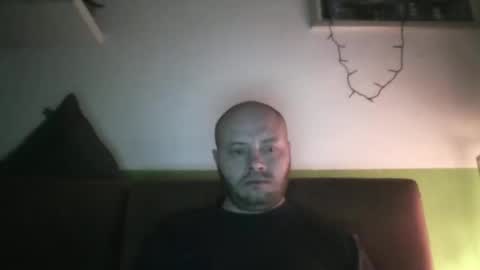 Snapshot of sixten19795 chatting on 11/17/25, 09:15 sixten19795 online show from 11/17/25, 09:15