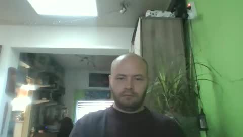 Snapshot of sixten19795 chatting on 11/19/25, 08:47 sixten19795 online show from 11/19/25, 08:47