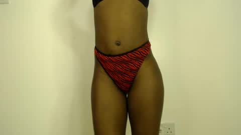 Snapshot of sizzly_ass chatting on 07/07/26, 12:31 sizzly_ass online show from 07/07/26, 12:31