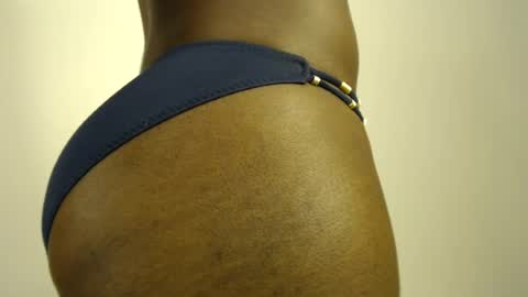 Snapshot of sizzly_ass chatting on 07/10/26, 03:00 sizzly_ass online show from 07/10/26, 03:00