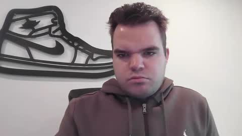 Snapshot of sjb10 chatting on 03/11/25, 04:07 sjb10 online show from 03/11/25, 04:07