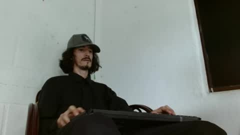 sk8sir online show from 06/19/26, 04:00