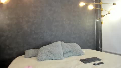 SKAILYN ANGELS online show from 12/02/25, 11:11