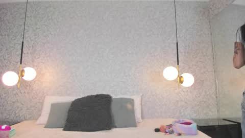 SKAILYN ANGELS online show from 02/10/26, 06:06