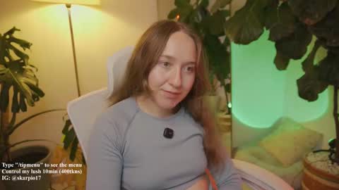 Snapshot of skarpio17 chatting on 01/16/26, 12:03 Im Scarlett ONLINE 5pm-10pm NYC time online show from 01/16/26, 12:03