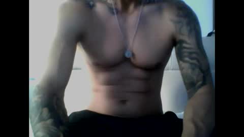 Snapshot of skater19xxx chatting on 01/23/25, 10:22 miguel online show from 01/23/25, 10:22