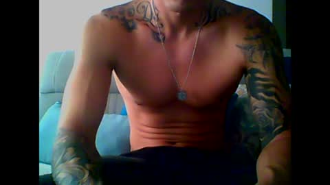 Snapshot of skater19xxx chatting on 02/23/25, 09:59 miguel online show from 02/23/25, 09:59