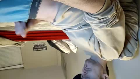 Snapshot of skaterpunk_92 chatting on 12/17/25, 10:54 skaterpunk_92 online show from 12/17/25, 10:54