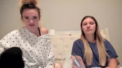 Snapshot of skiimaskabby chatting on 11/08/25, 02:45 skiimaskabby online show from 11/08/25, 02:45