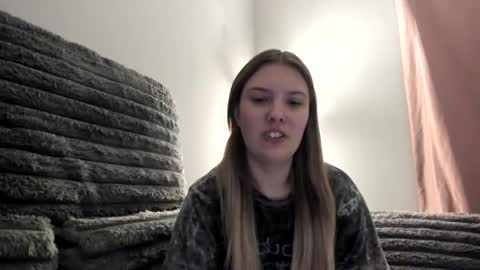 Snapshot of skiimaskabby chatting on 12/05/25, 02:31 skiimaskabby online show from 12/05/25, 02:31