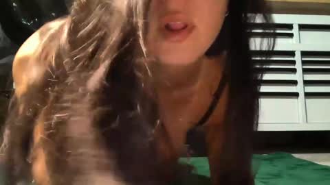 Snapshot of skimaskedmilf chatting on 09/17/25, 09:44 BELLA online show from 09/17/25, 09:44