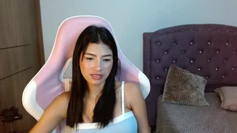 Snapshot of skinny_hailey1 chatting on 03/05/25, 05:50 Hailey online show from 03/05/25, 05:50