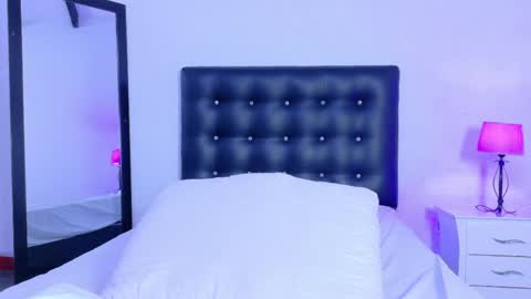 skinny_hottie18 online show from 05/14/26, 08:48