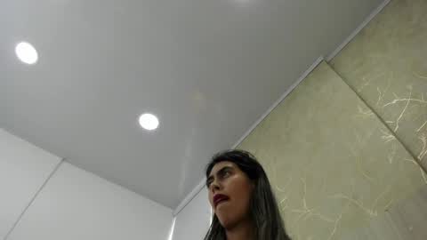 Snapshot of skinny_noa chatting on 02/09/25, 05:33 Noa online show from 02/09/25, 05:33