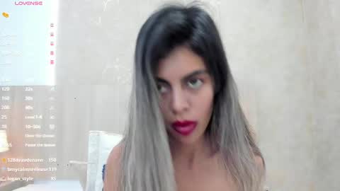 Snapshot of skinny_noa chatting on 03/04/25, 05:24 Noa online show from 03/04/25, 05:24