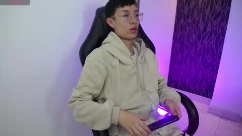 Snapshot of skinny_office chatting on 02/18/26, 12:56 David online show from 02/18/26, 12:56