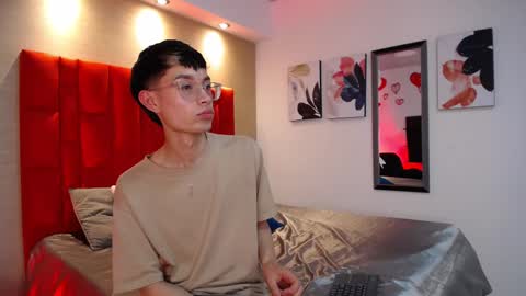 Snapshot of skinny_office chatting on 03/03/26, 08:15 David online show from 03/03/26, 08:15