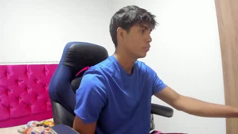 Snapshot of skinny_sam23 chatting on 04/16/26, 03:18 sam online show from 04/16/26, 03:18