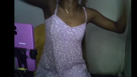 Linda independent model online show from 04/19/26, 03:17