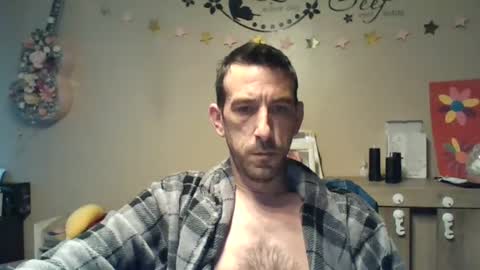 Snapshot of skinnybigcock2 chatting on 07/20/26, 04:27 SkinnyBigCock2 online show from 07/20/26, 04:27