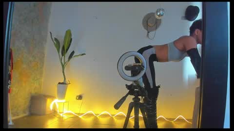 skinnybody_ online show from 04/07/26, 08:09