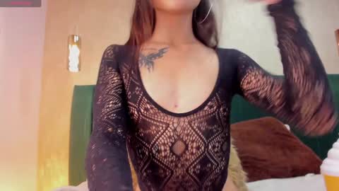 Mila online show from 01/04/25, 02:04