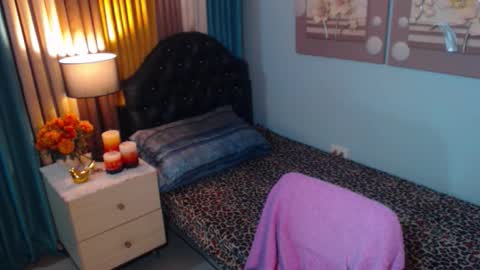 NICOLE online show from 10/14/25, 06:09