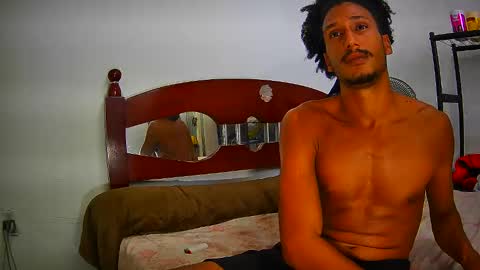 Skinny Latin Man online show from 02/17/25, 04:04