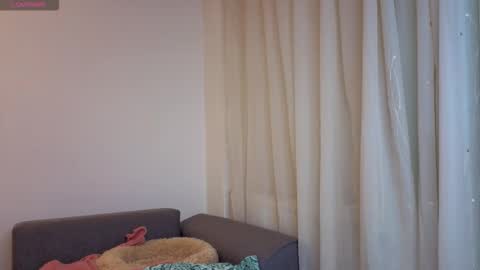 Snapshot of skinnymode chatting on 10/24/25, 06:43 SkinnyMode online show from 10/24/25, 06:43