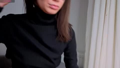 Snapshot of skinnymode chatting on 10/27/25, 07:18 SkinnyMode online show from 10/27/25, 07:18