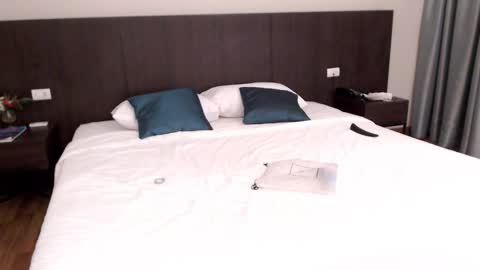 Snapshot of skinnythai4u chatting on 11/22/25, 02:27 skinnythai4u online show from 11/22/25, 02:27