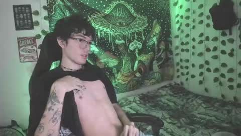 skiny_dann online show from 04/17/26, 04:37